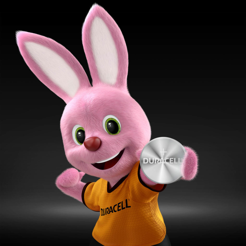 Lapin Duracell présente une pile bouton specialty au lithium 1620